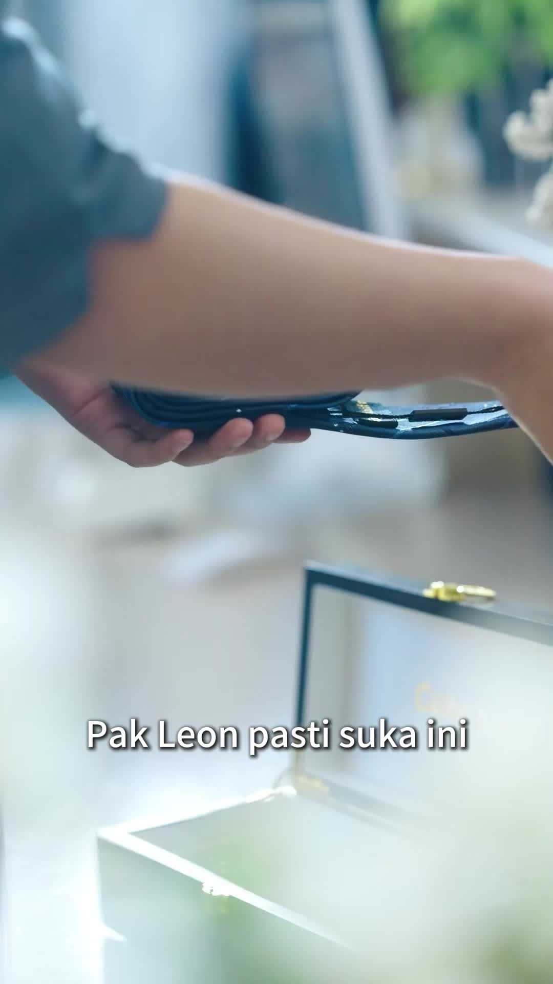Episode 1 - Pulang dengan Cinta dan Mahkota